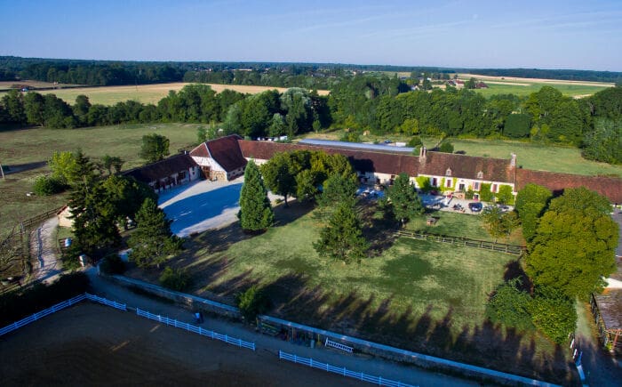 vue aerienne vanlay.jpg La Ferme du Vieux Château
