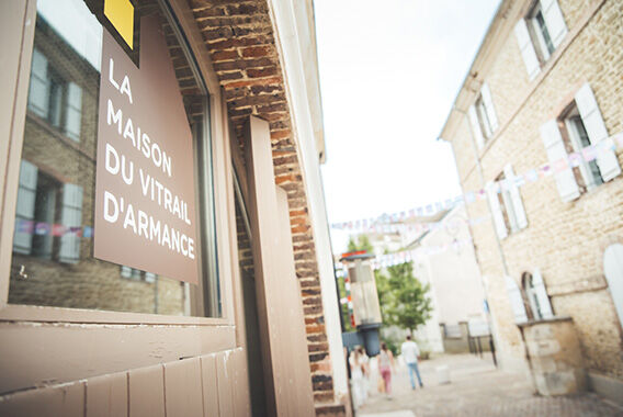 Ervy-le-Châtel-La Maison du Vitrail d'Armance.jpg Pierre Defontaine _ ARTGE