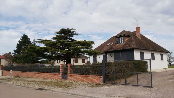 côté rue.jpg © Marianne BURY