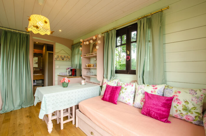 LA ROULOTTE DE LA VILLA DES CHOUETTES ©ENFERT Sophie