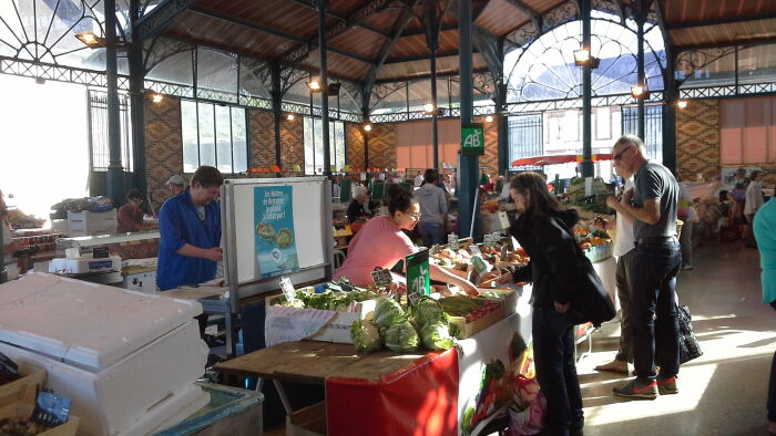 Marché d'Aix-en-Othe.jpg Marc Fournier