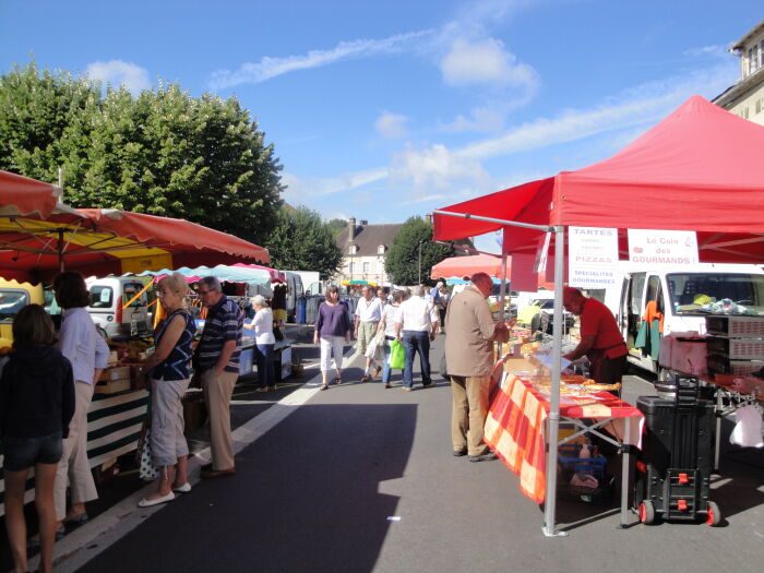 Marché d'Ervy-le-Châtel Mairie Ervy