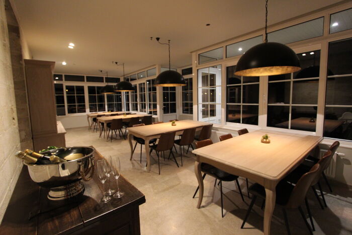 Au petit château.jpg Au petit château