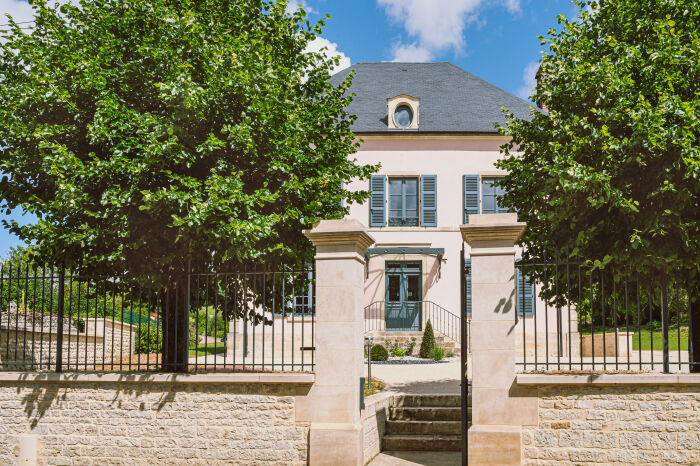 Villa Eulalie Front.jpg Champagne Edouard Duval