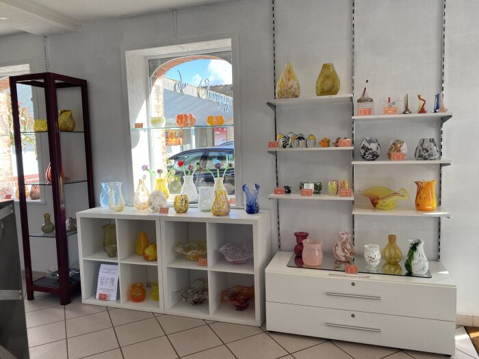 Boutique Atelier du Verre.JPG Atelier du verre de Bayel