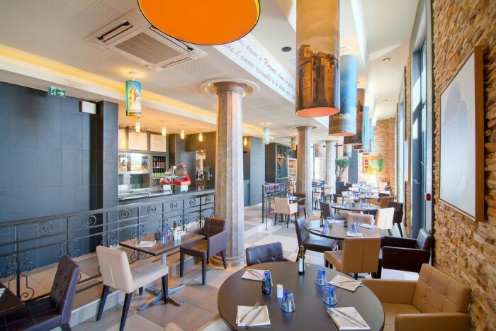 FR6UZ Il Ristorante Monsieur Carillon (3).jpg Il Ristorante