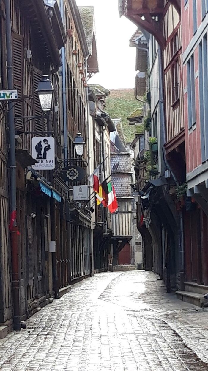 Le Paillot de Montabert Le Paillot de Montabert