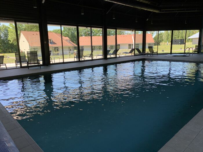 Piscine chauffée © Alba Hôtel Lac d'Orient