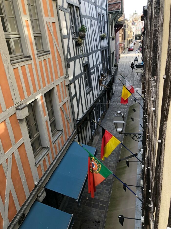IMG_4062.jpg Le Paillot de Montabert