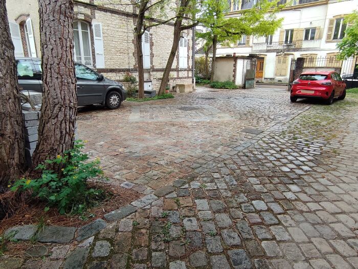 Cour pavées Verniquet