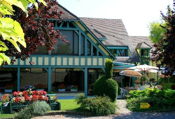 Pan de Bois - Facade.jpg Le Pan de Bois