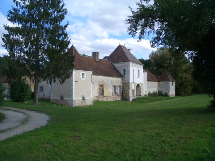 Le Chateau des Roises.JPG OT Othe Armance