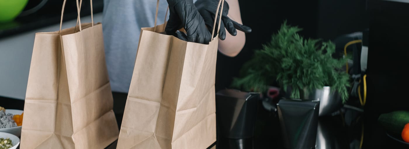 vente-a-emporter---mikhail-nilov-pexels