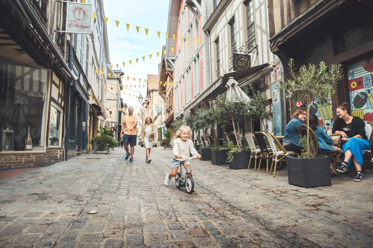 Famille à Troyes 52 - © ARTGE - Pierre Defontaine
